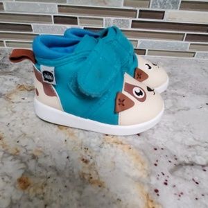 Squeaky shoes, Ikiki puppy shoes